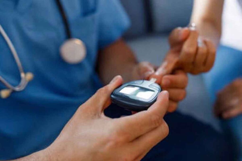 Dr. Amir Khan explains diabetes symptoms